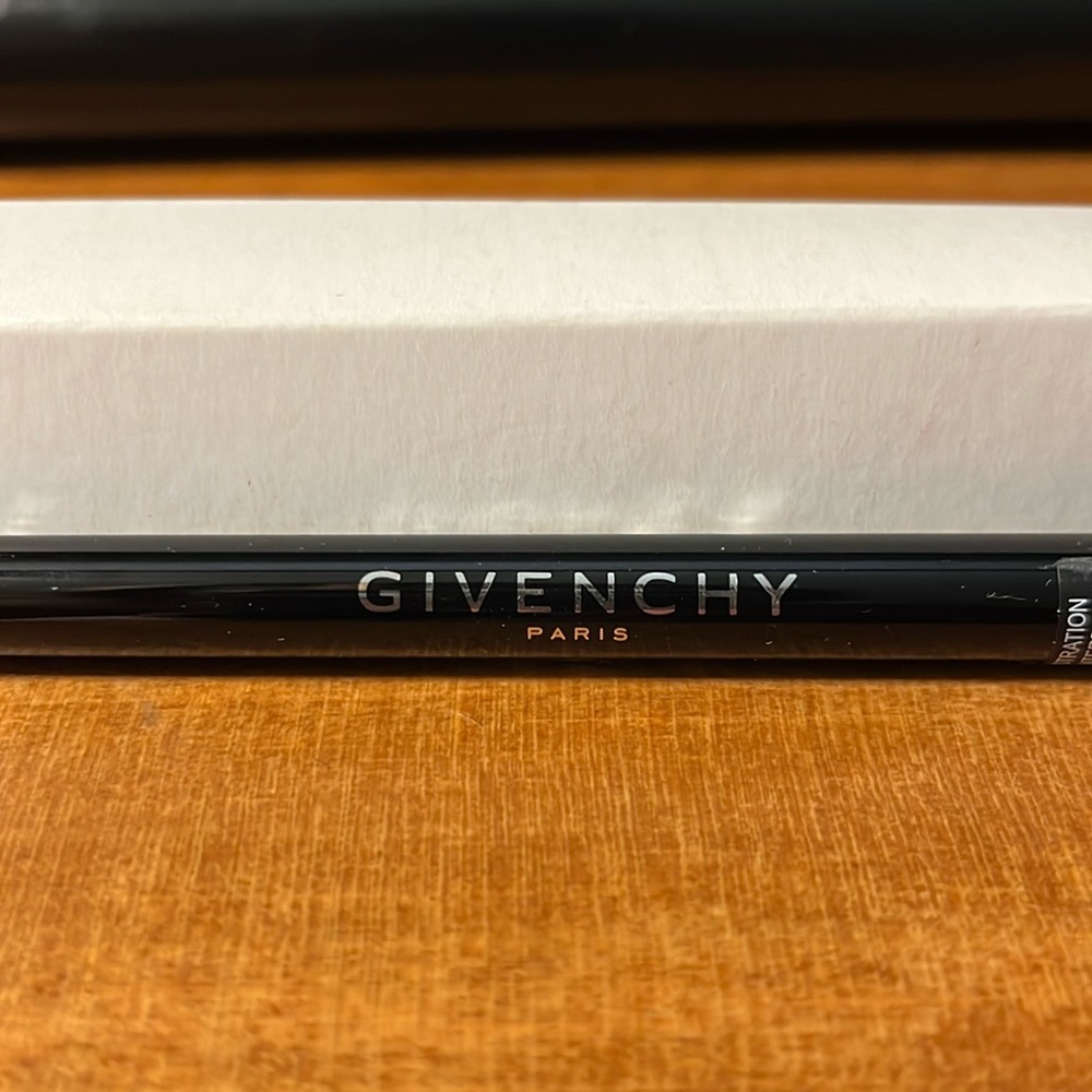 Givenchy Paris Liner Couture